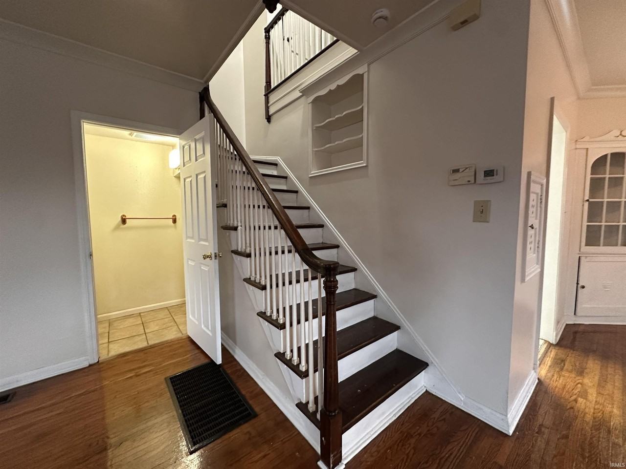 909 Lincoln Ave #B - Photo 4 of 15