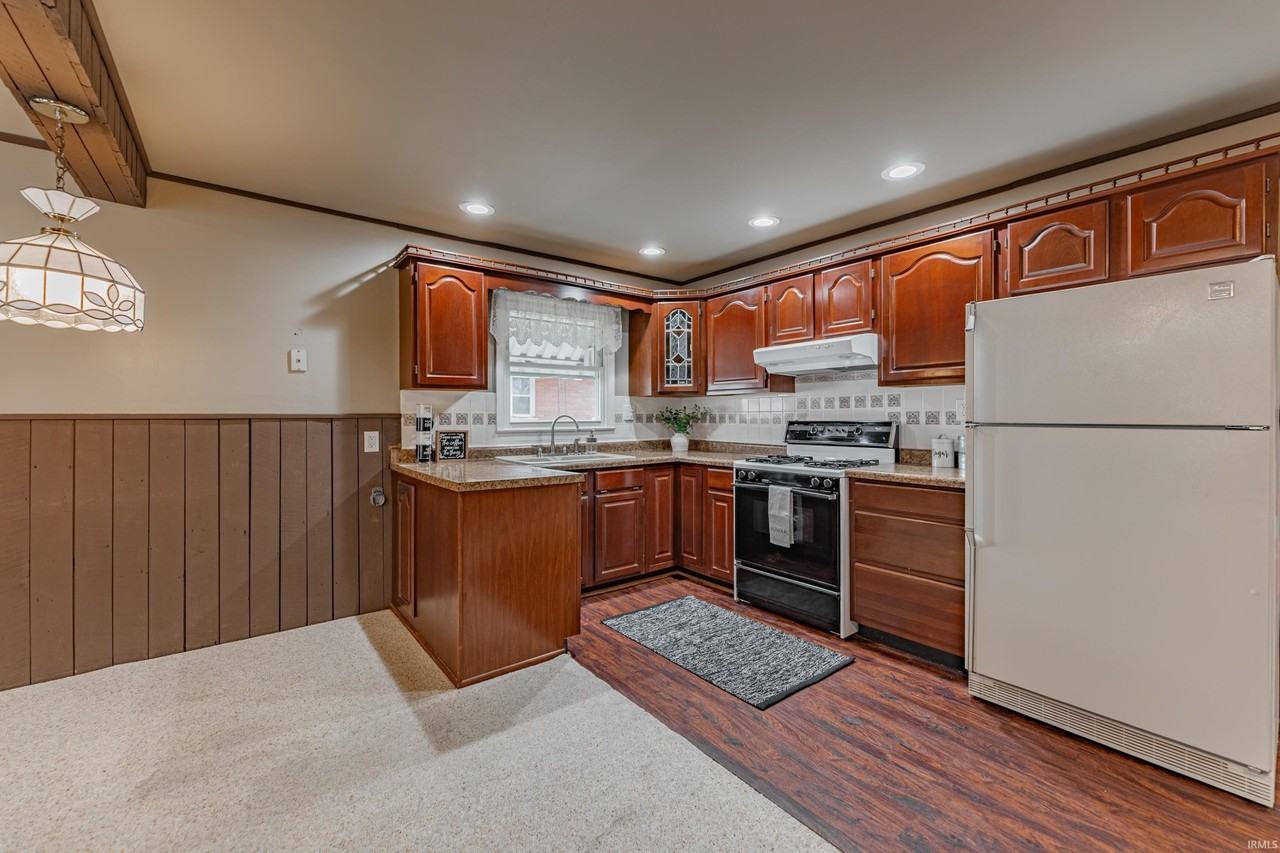 724 E Lincoln Ave - Photo 6 of 36