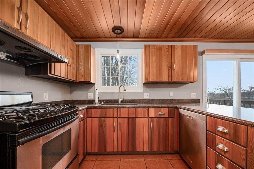 190 Gladstone St Unit 2 - Photo 2 of 23