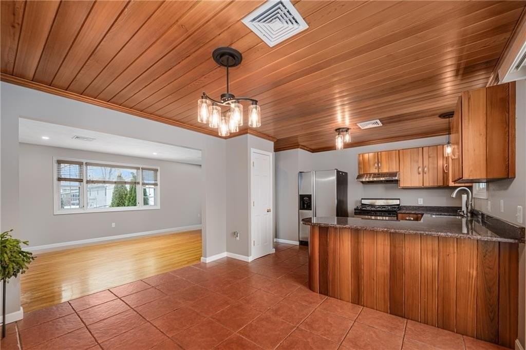 190 Gladstone St Unit 2 - Photo 5 of 23