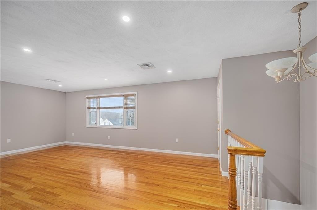 190 Gladstone St Unit 2 - Photo 7 of 23