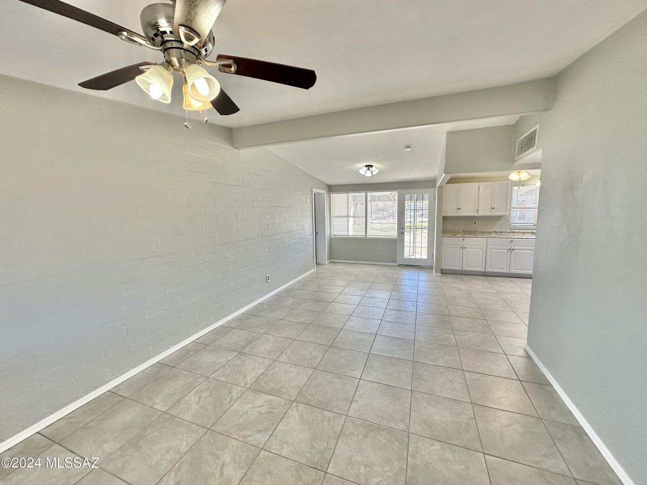 1005 W 1st Ave - Photo 2 of 28