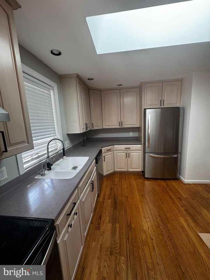 2133 Hallmark Dr - Photo 7 of 20