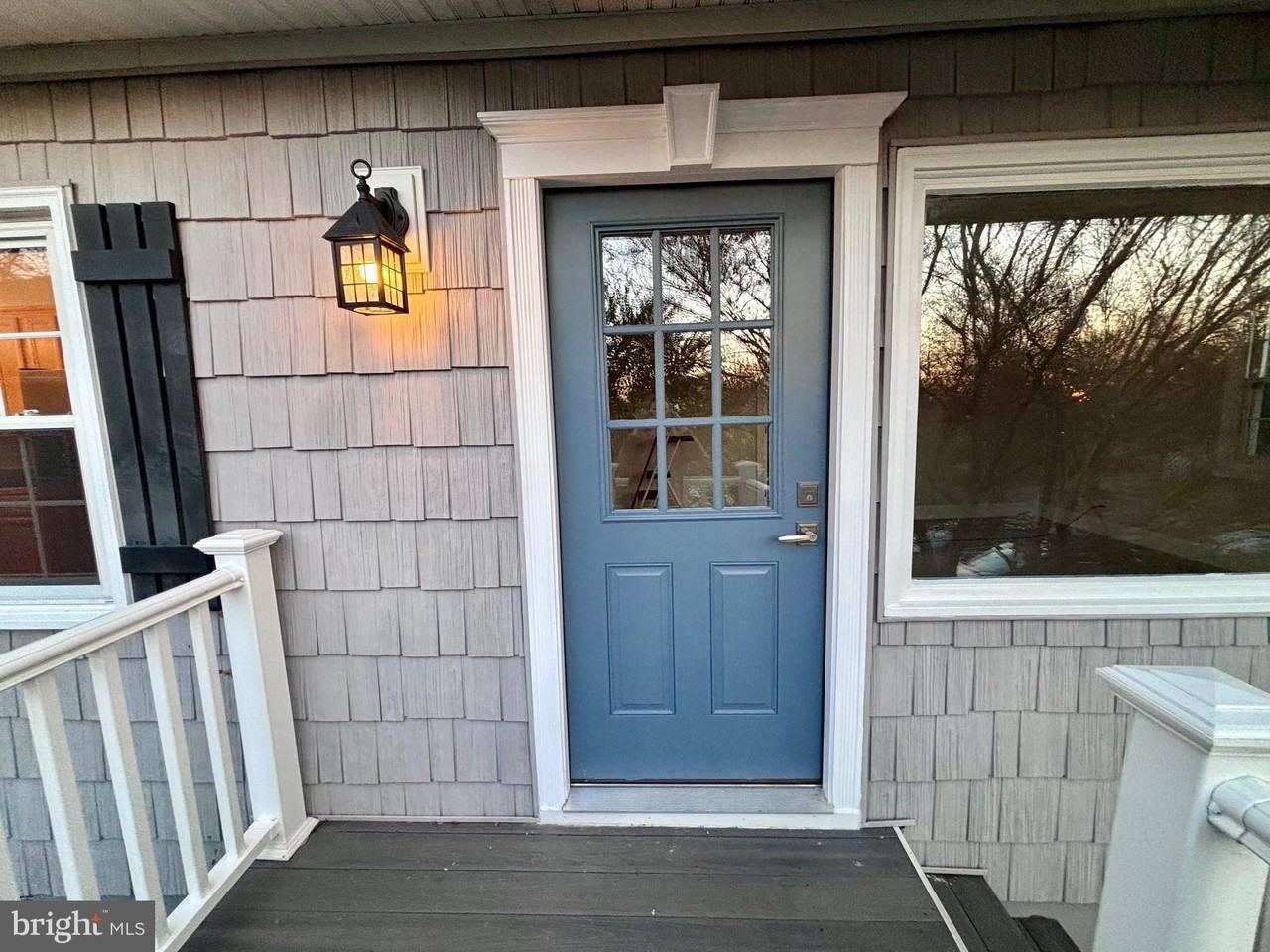 720 Genessee St - Photo 2 of 28