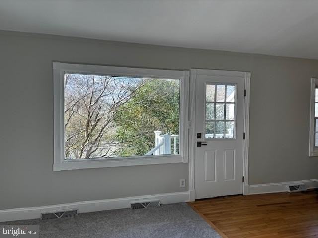 720 Genessee St - Photo 3 of 28