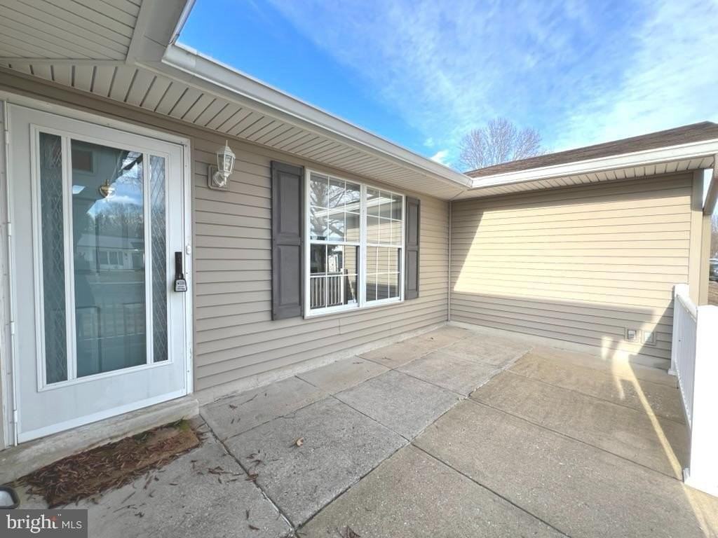 8220 Grainfield Rd - Photo 2 of 23