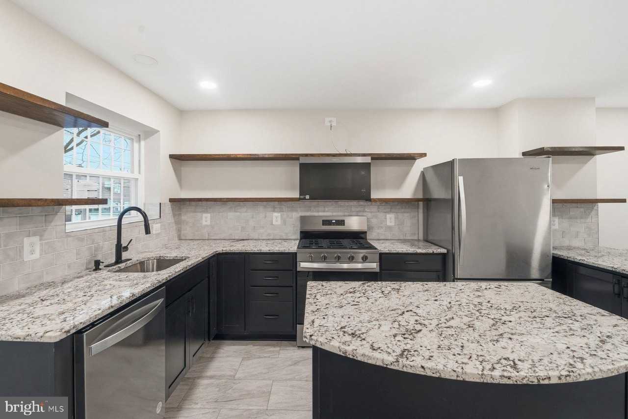 3828 10th St - Photo 7 of 26