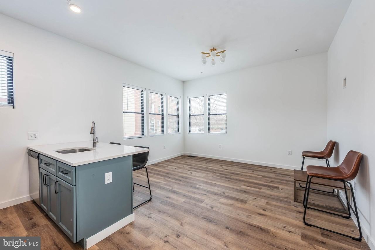 1704 Barclay St Apt 1 - Photo 3 of 24