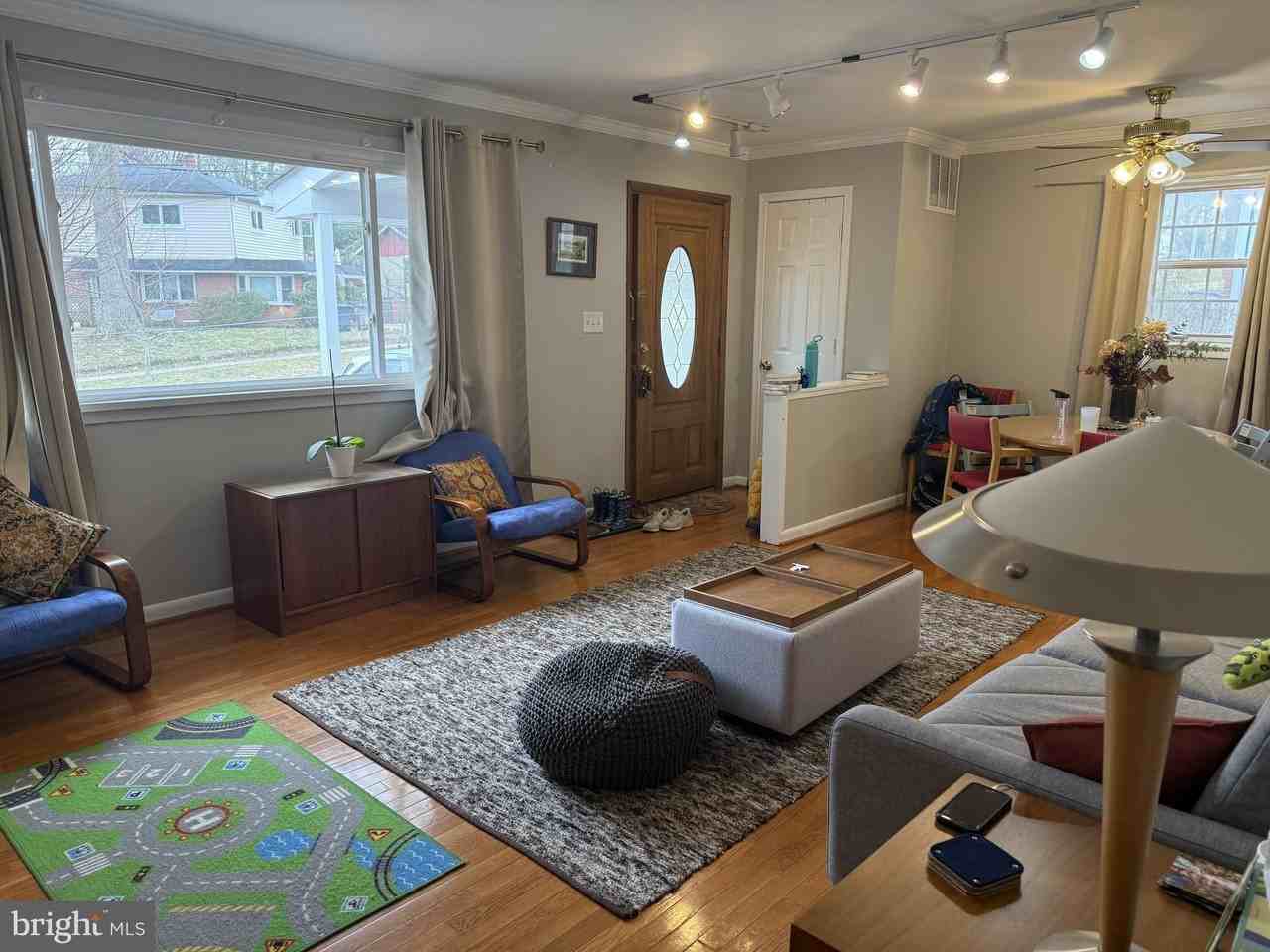 308 Clagett Dr - Photo 3 of 25