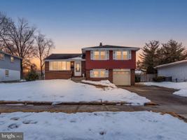 featured image of 154 E Valleybrook Rd
