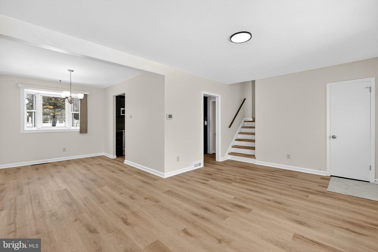 154 E Valleybrook Rd - Photo 6 of 33