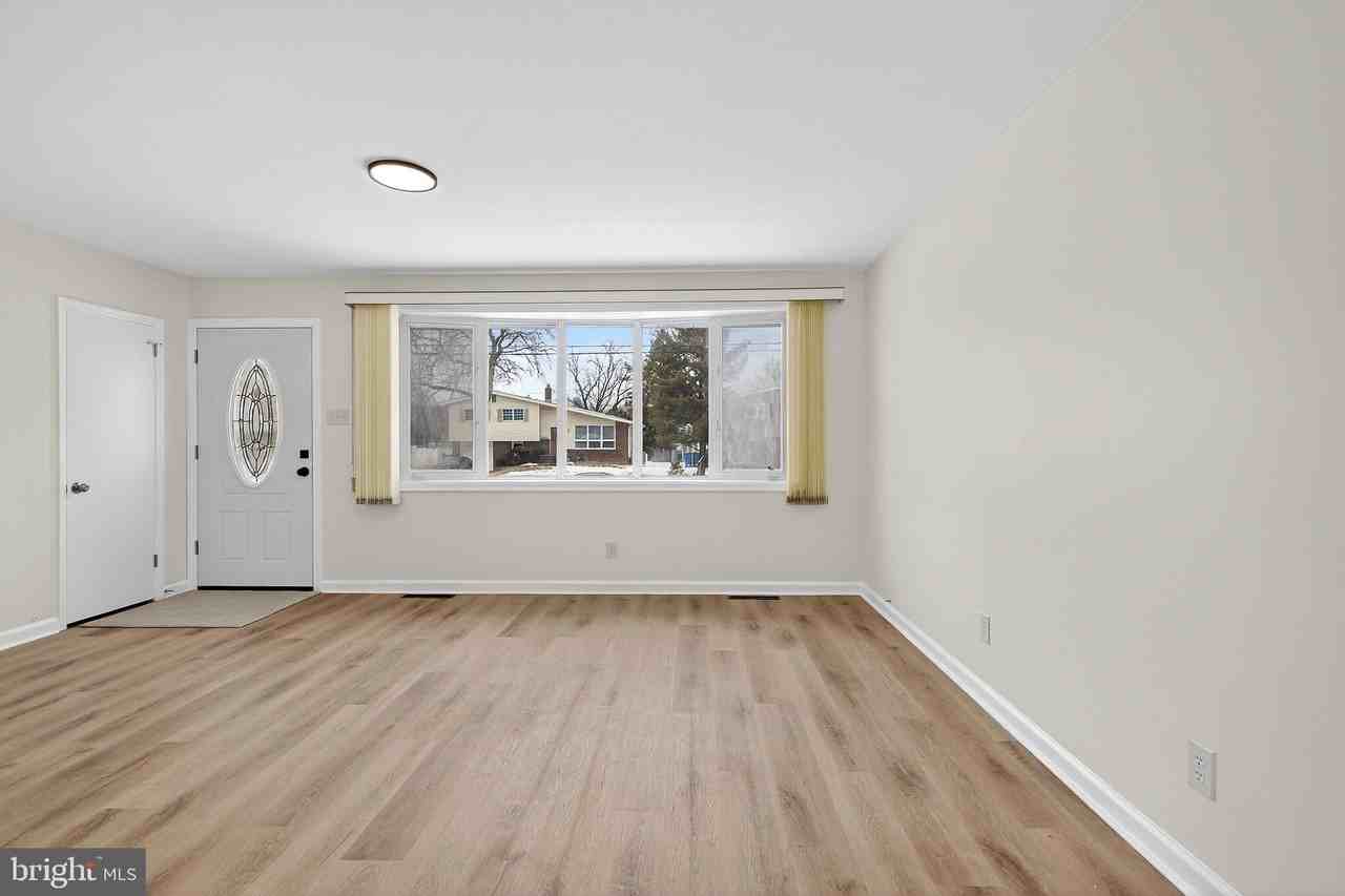 154 E Valleybrook Rd - Photo 7 of 33