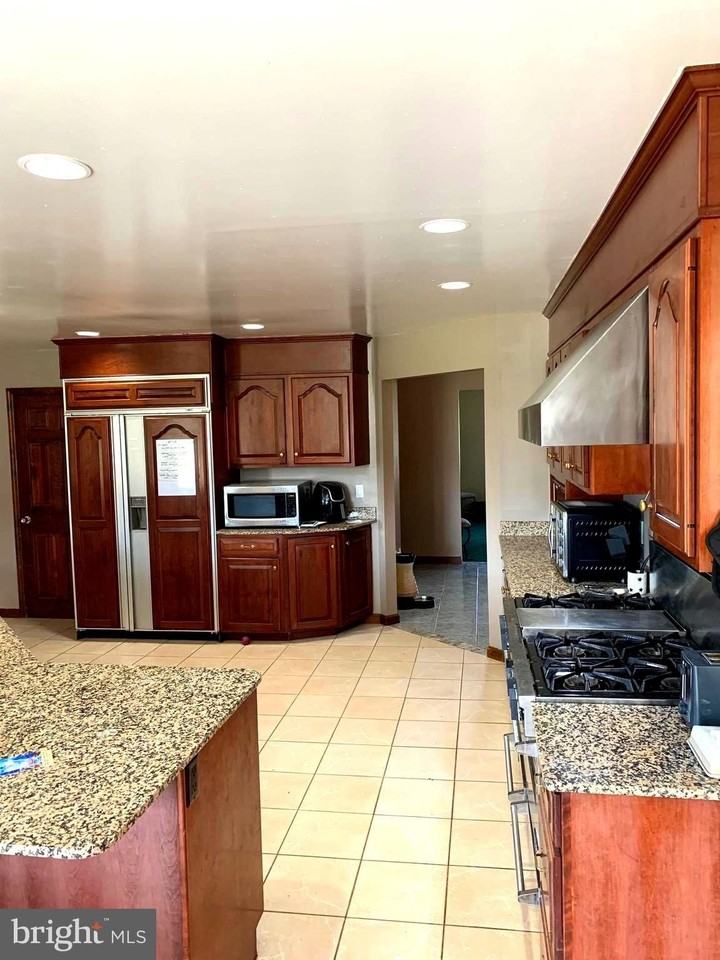 120 Oechsle Rd - Photo 5 of 14