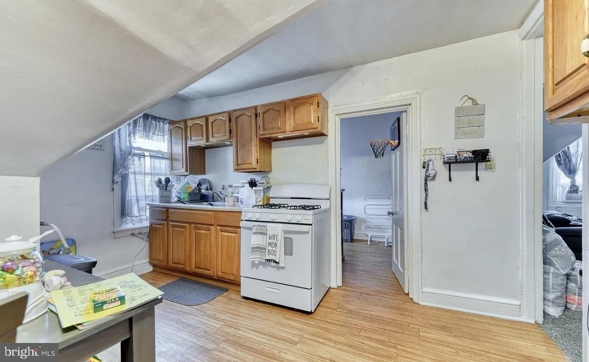 640 N 3rd St Apt 3 - Photo 2 of 4