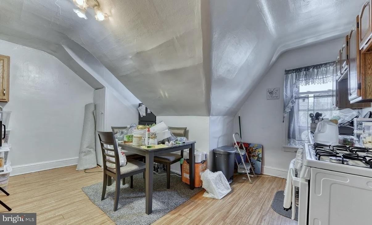 640 N 3rd St Apt 3 - Photo 4 of 4