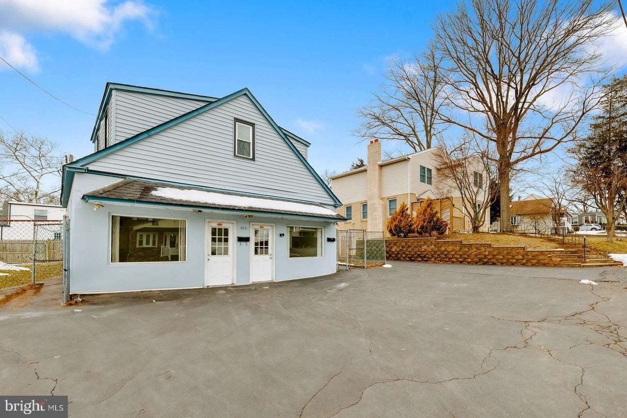 663 Clearview Ave Unit B - Photo 2 of 21