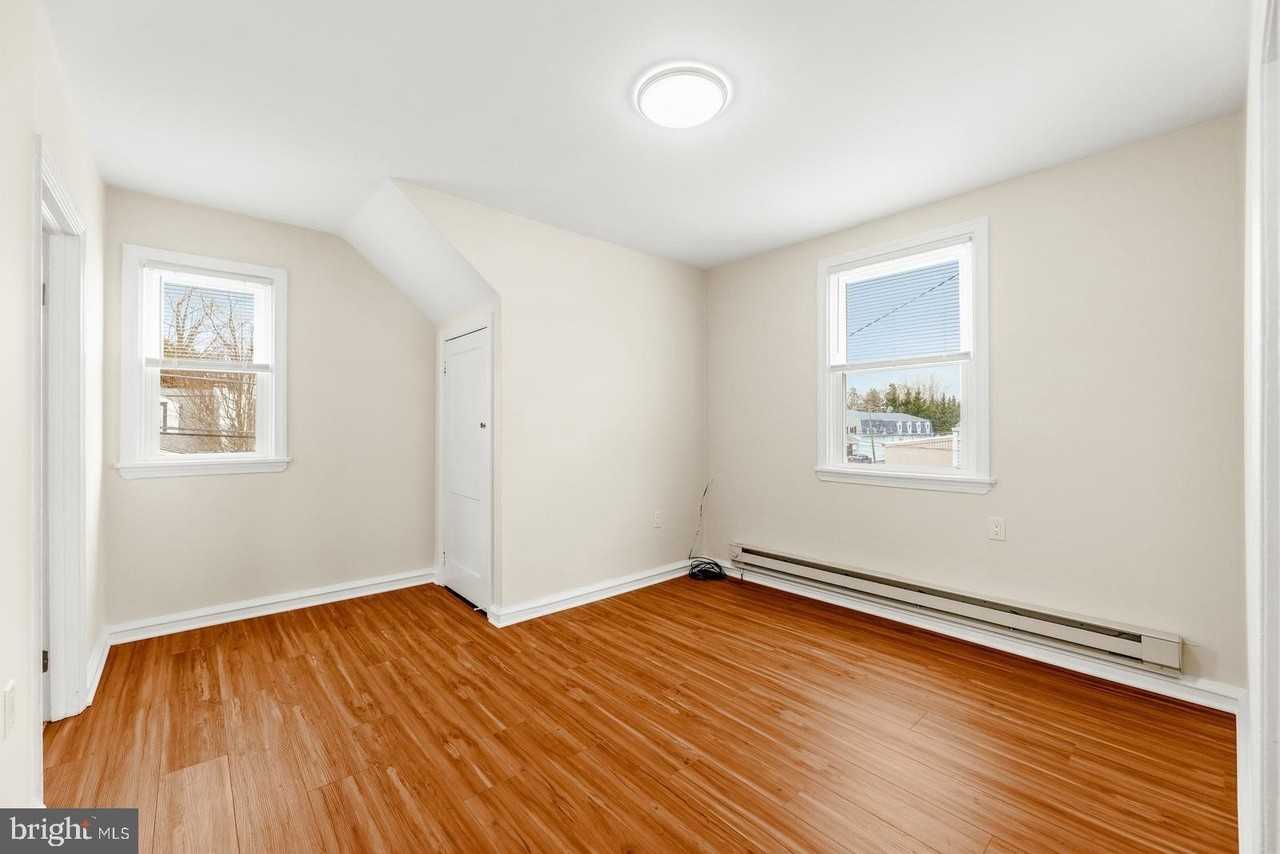 663 Clearview Ave Unit B - Photo 4 of 21