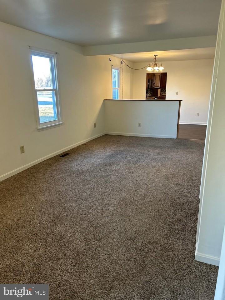 1322 Red Hill Rd - Photo 5 of 9