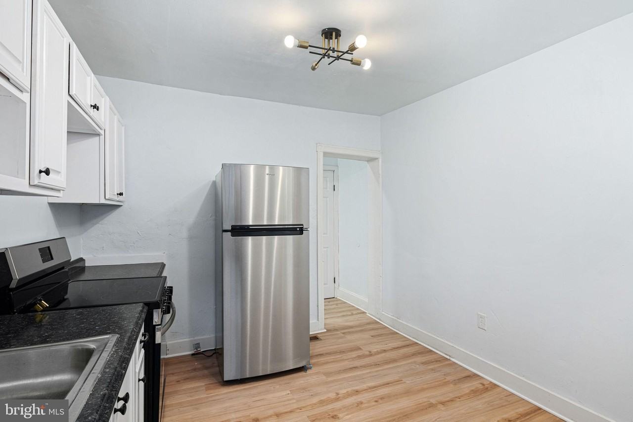 3438 Dillman St - Photo 7 of 16