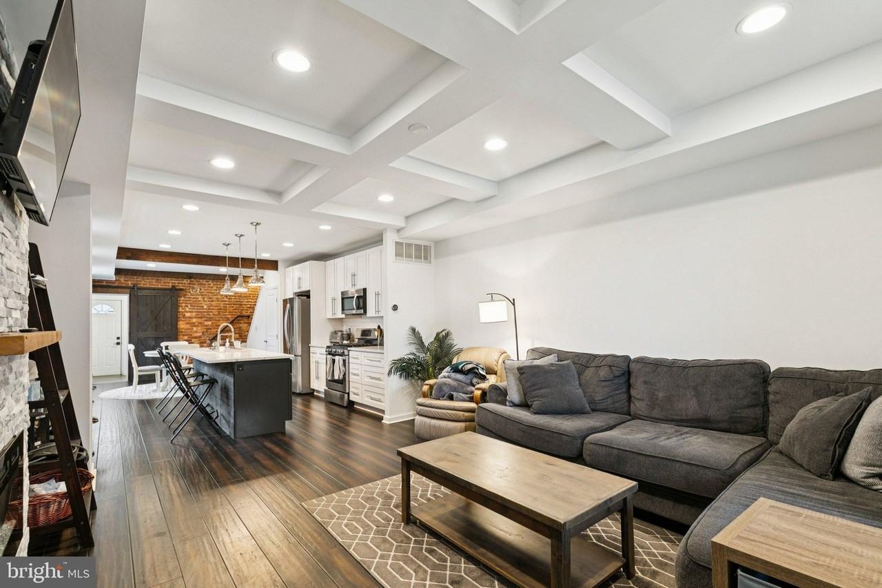 359 Lemonte St - Photo 3 of 37