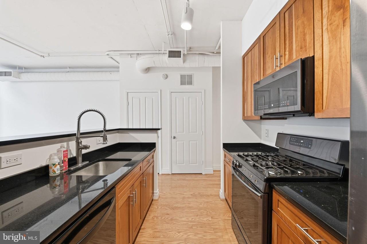 1205 N Garfield St Apt 401 - Photo 5 of 22