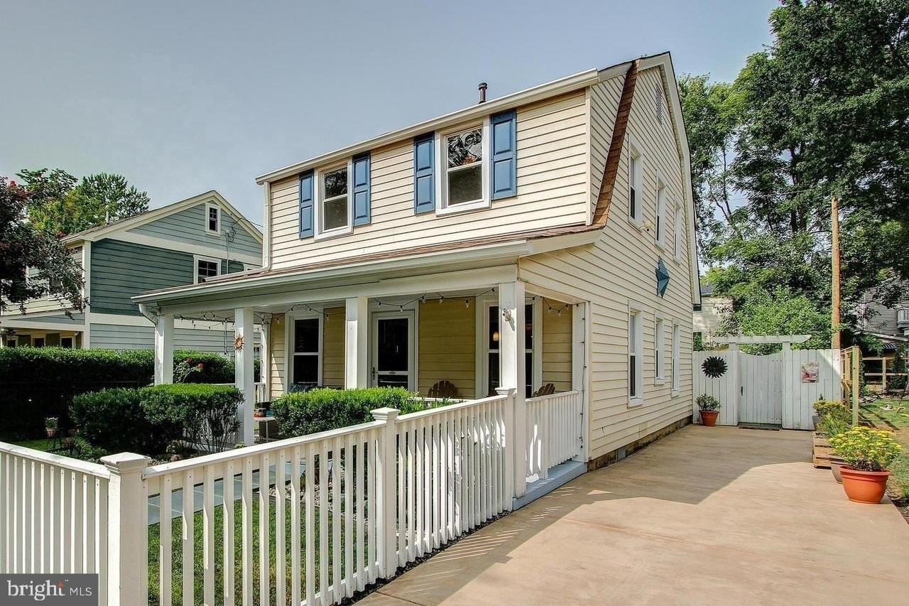 102 E Linden St - Photo 2 of 30