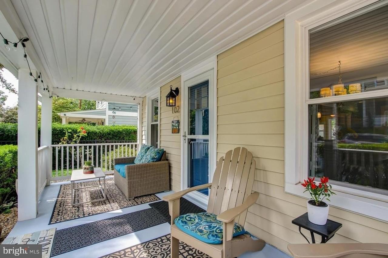 102 E Linden St - Photo 4 of 30