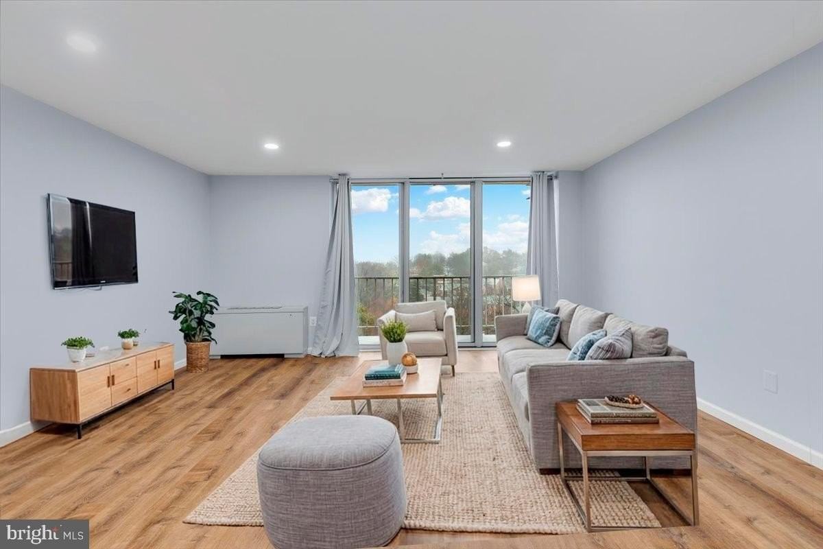 4520 King St Apt 601 - Photo 3 of 38