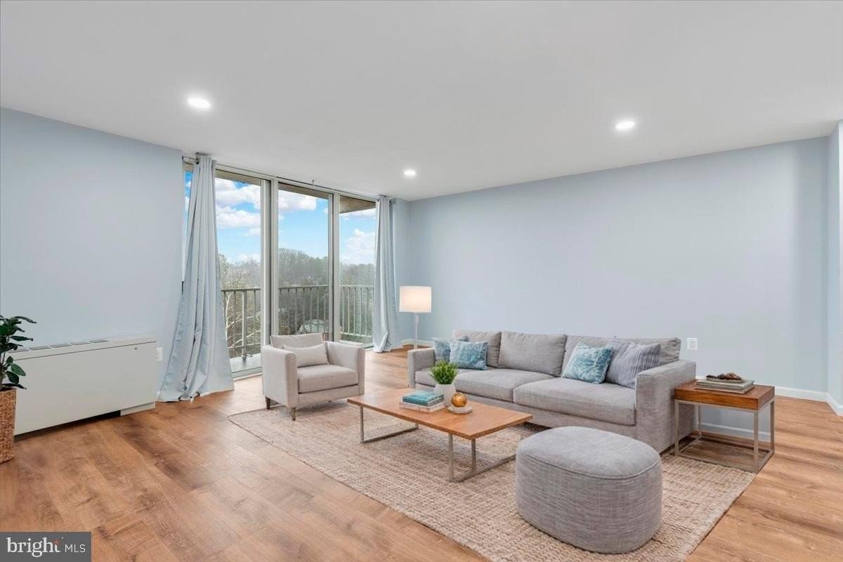 4520 King St Apt 601 - Photo 4 of 38