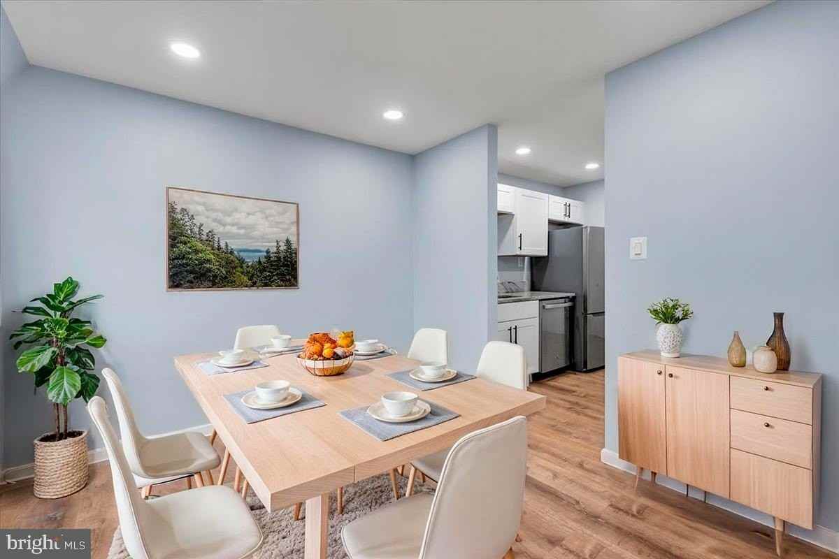 4520 King St Apt 601 - Photo 6 of 38