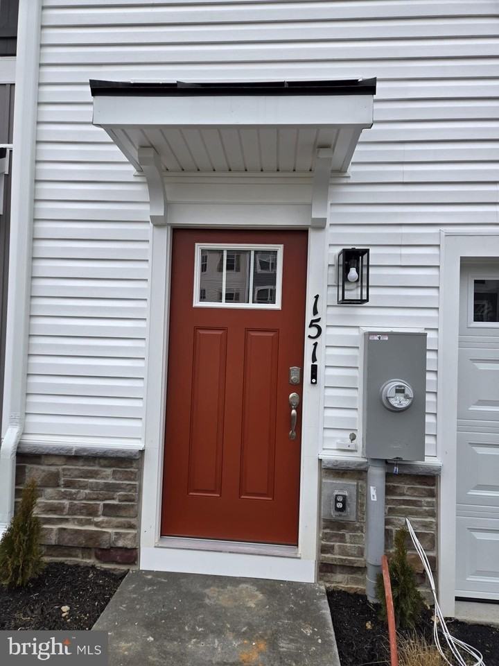 151 Munsee Cir - Photo 2 of 11