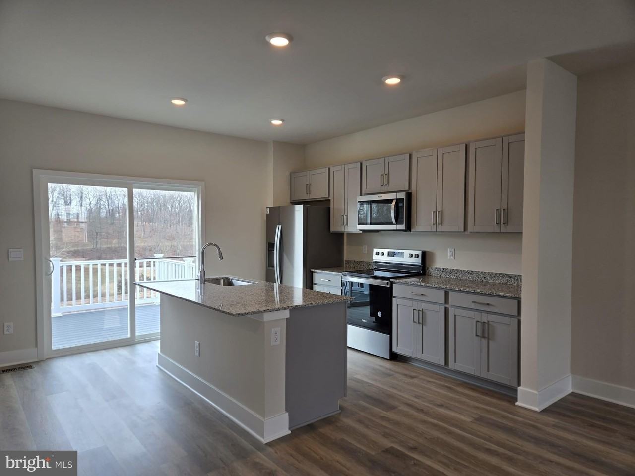 151 Munsee Cir - Photo 3 of 11