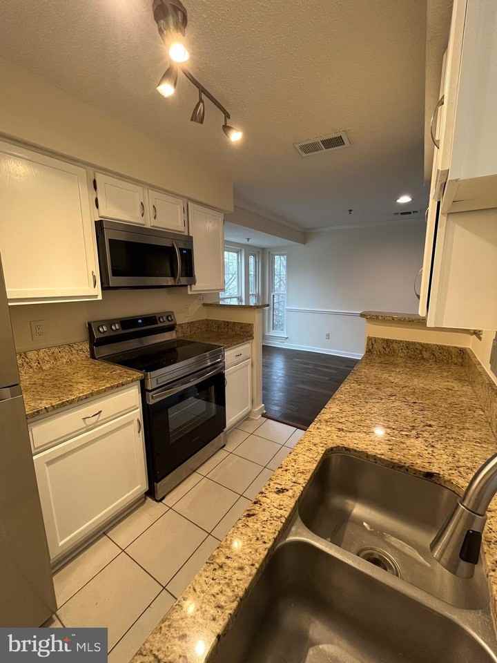 1524 Lincoln Way #225 - Photo 6 of 17