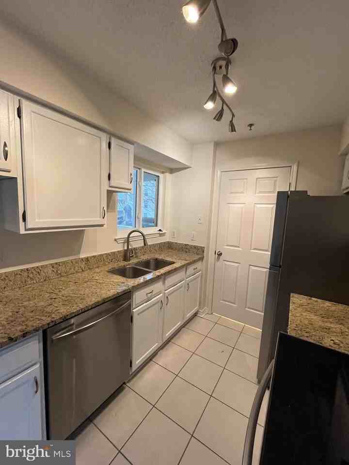 1524 Lincoln Way #225 - Photo 7 of 17