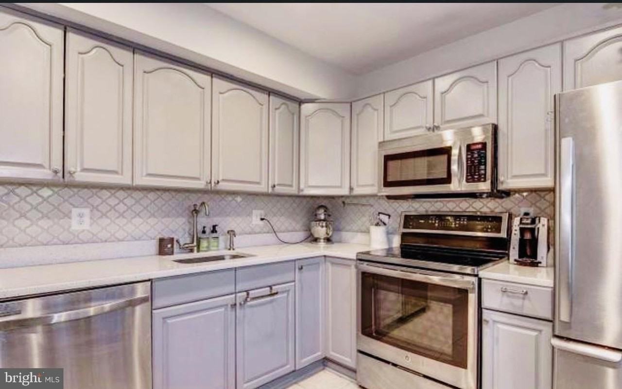 2716 Glengyle Dr - Photo 3 of 5