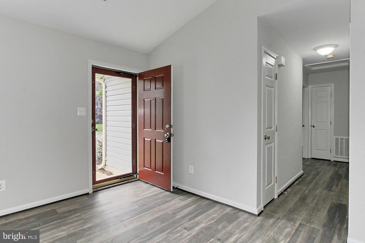 20585 Triple Crown Ct - Photo 6 of 32