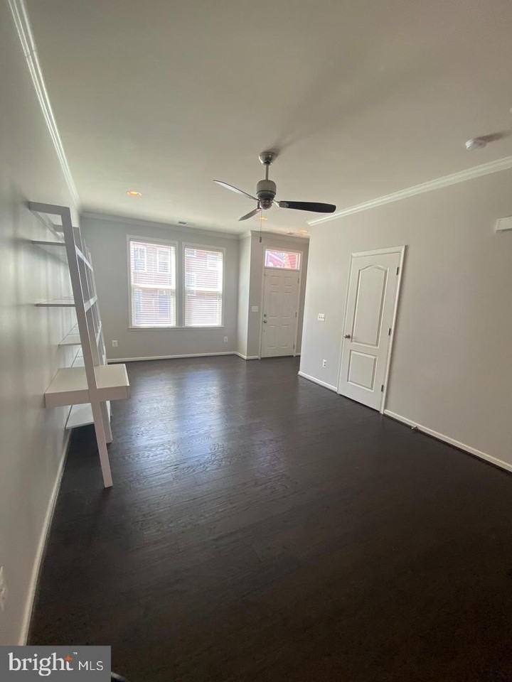 8929 Quarry Rd - Photo 3 of 25