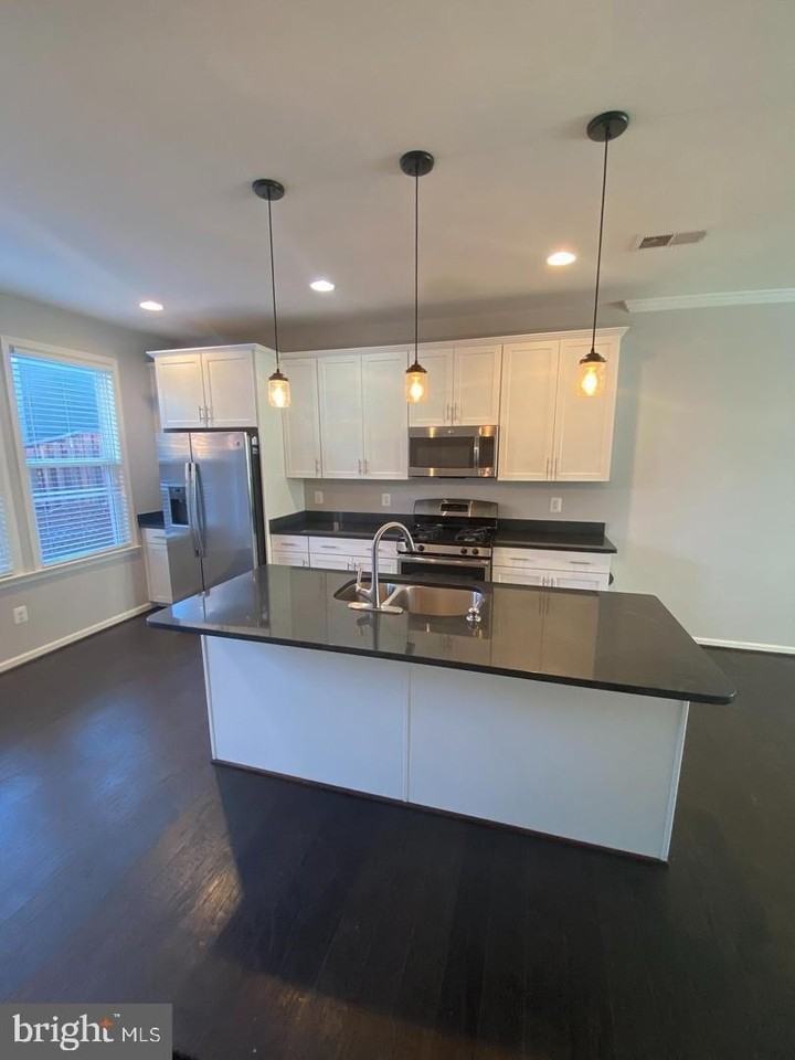 8929 Quarry Rd - Photo 7 of 25