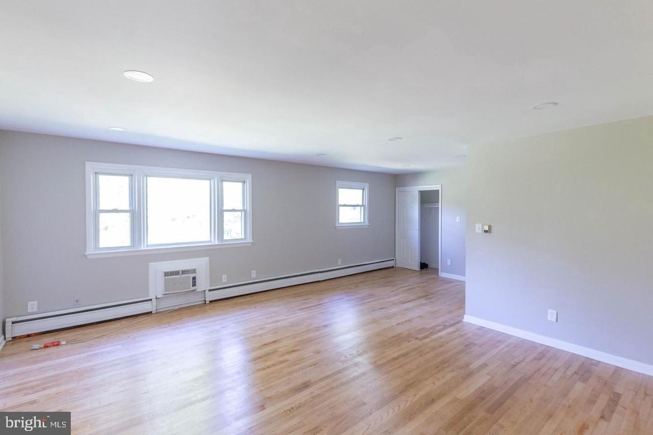 14698 Colchester Rd - Photo 4 of 15