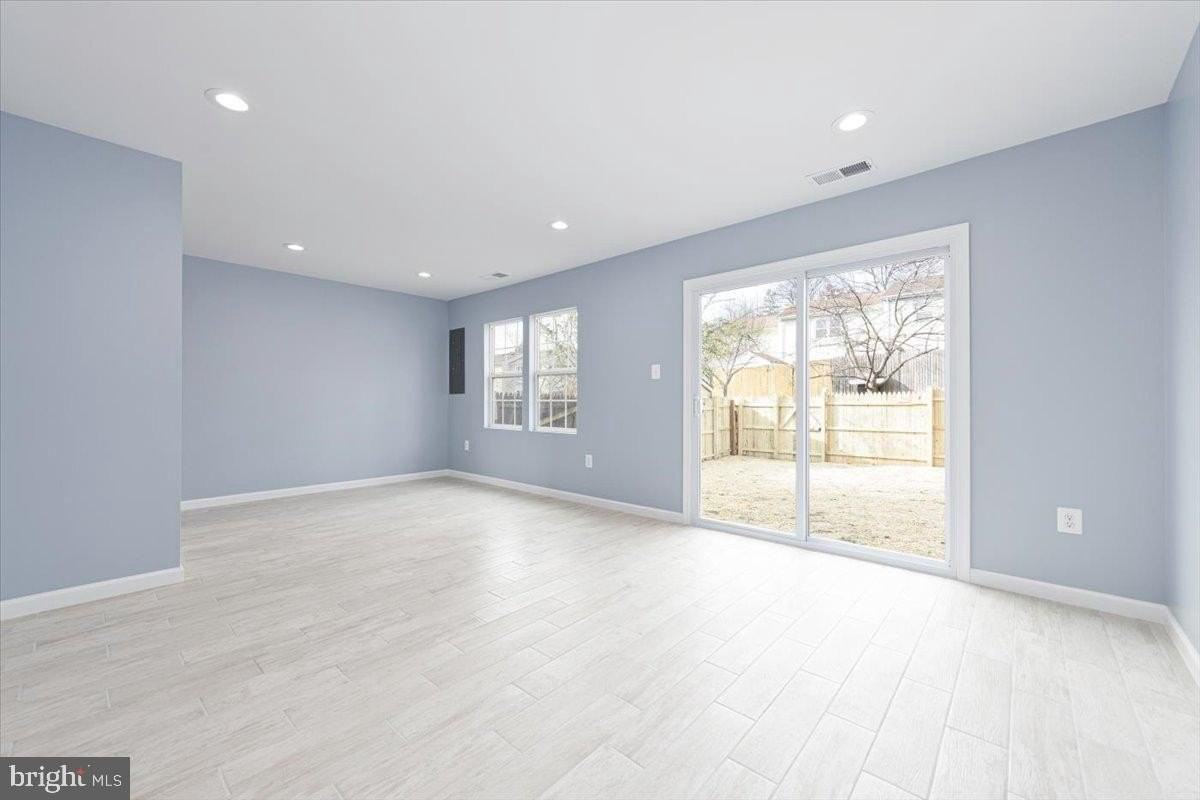 12304 Woodlawn Ct - Photo 7 of 15