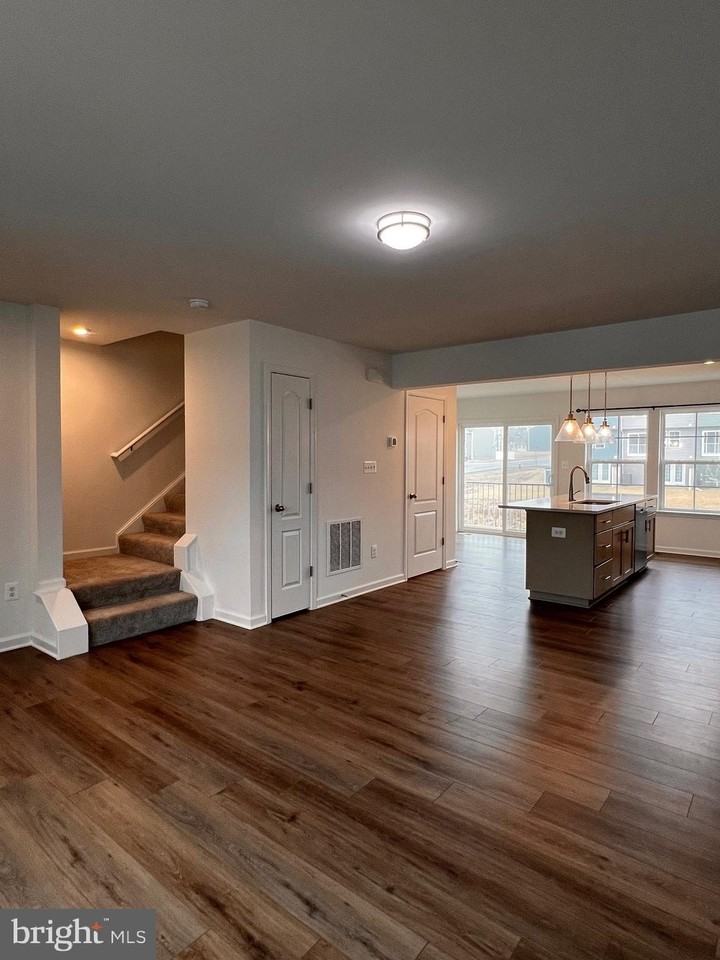 21 Scrub Pine Ct - Photo 4 of 25