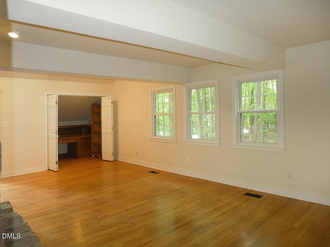 100 Ivy Ct - Photo 5 of 22