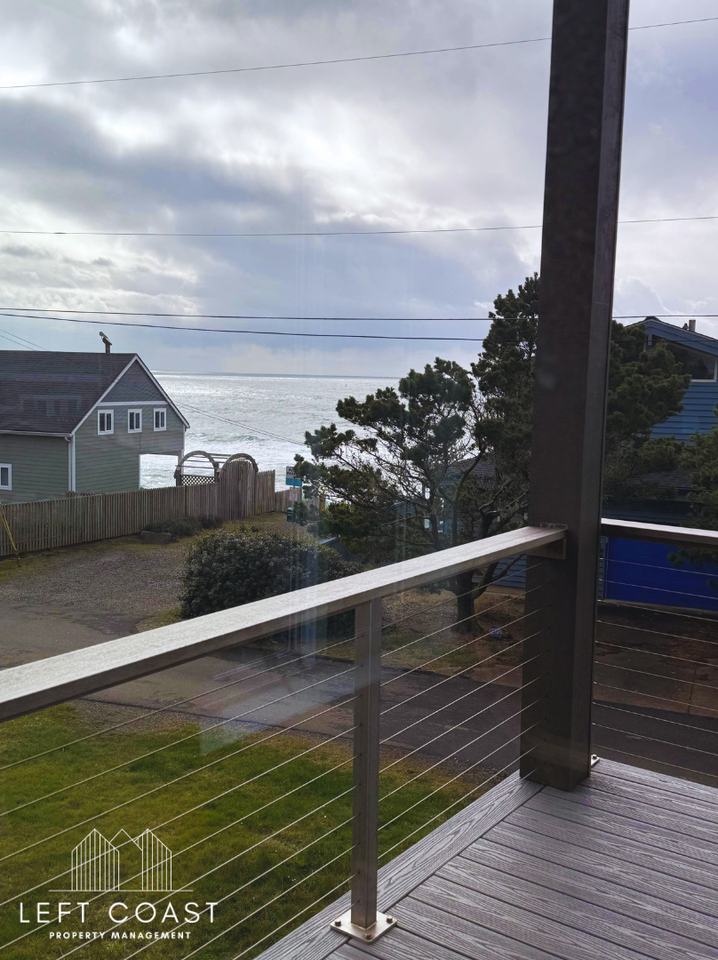 480 Nw Alsea Ave #1 - Photo 4 of 35