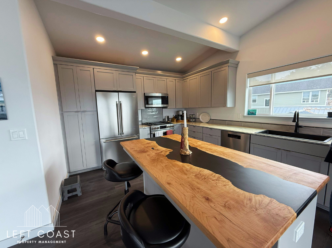 480 Nw Alsea Ave #1 - Photo 7 of 35