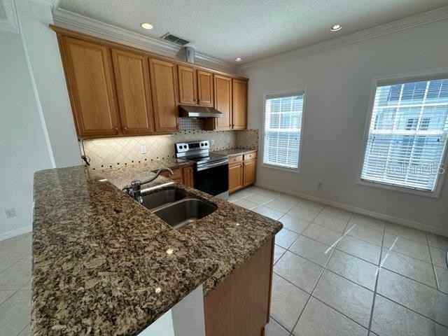 1005 Wiregrass St - Photo 7 of 31