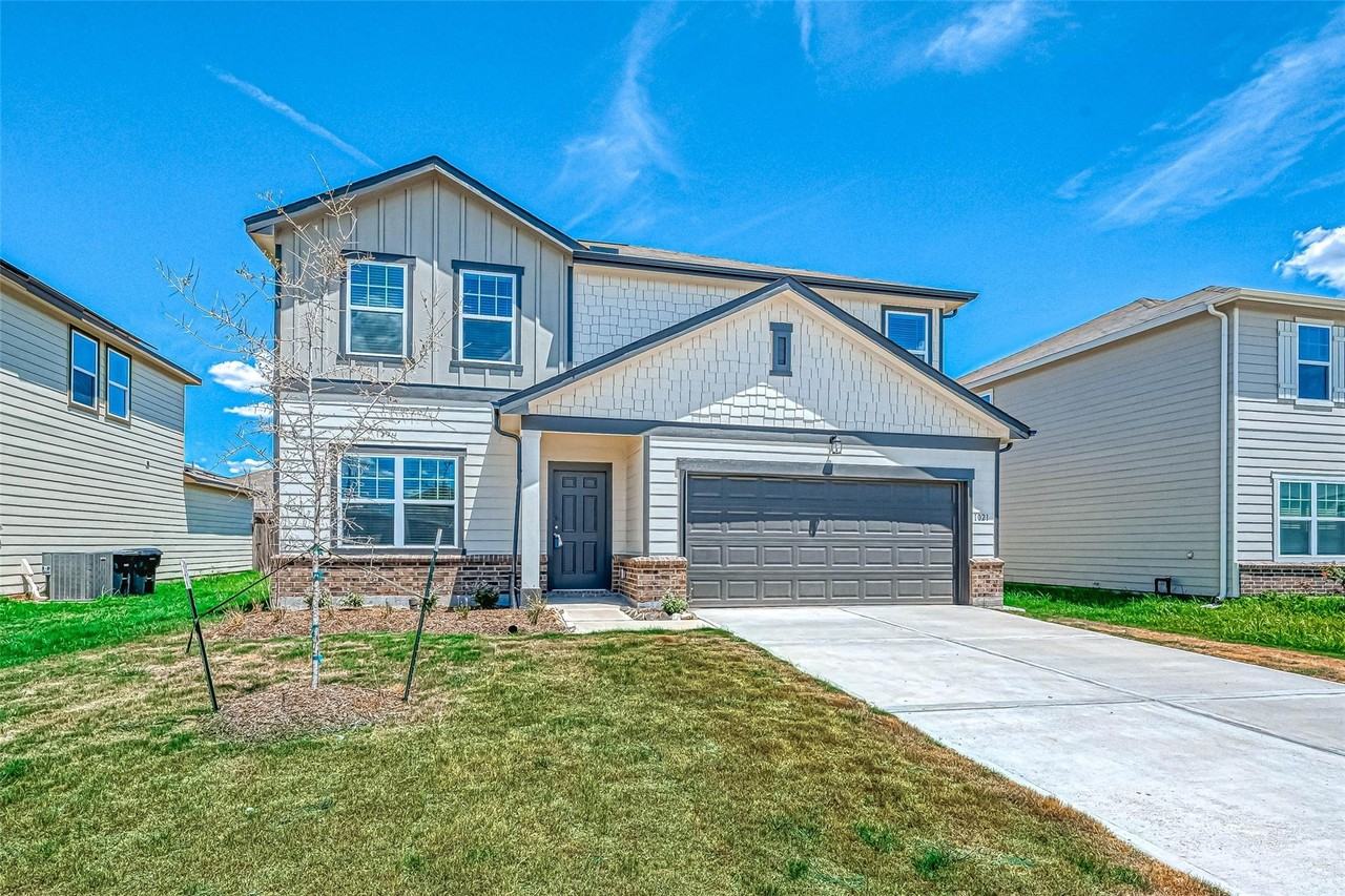 1021 Long Bay Ct - Photo 2 of 46