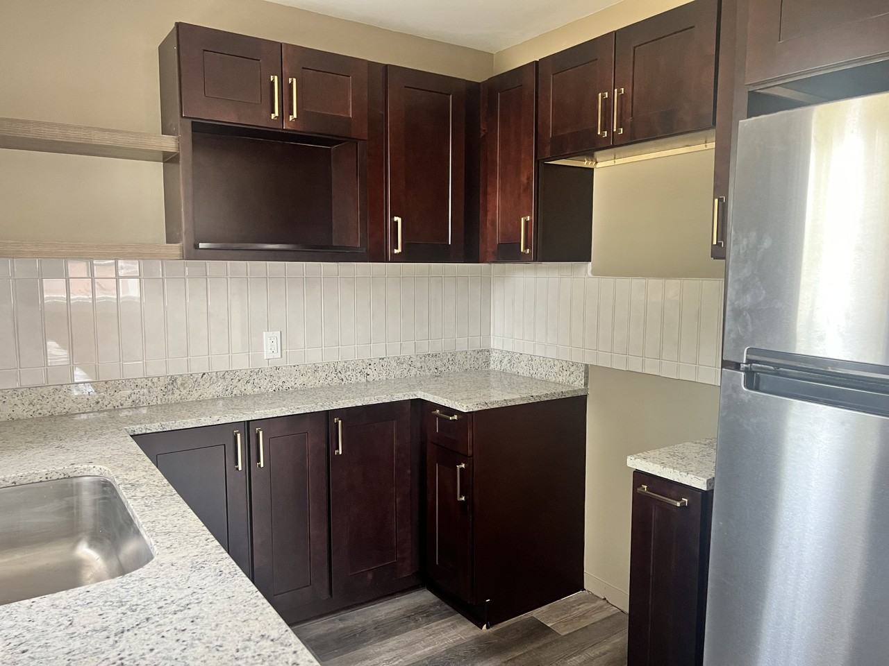 709 Oxford St #1 - Photo 5 of 13