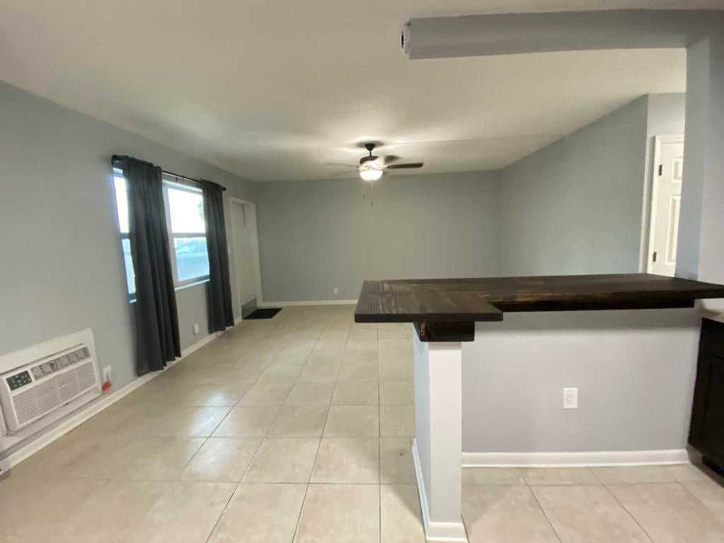 810 Lake Shore Dr - Photo 4 of 20