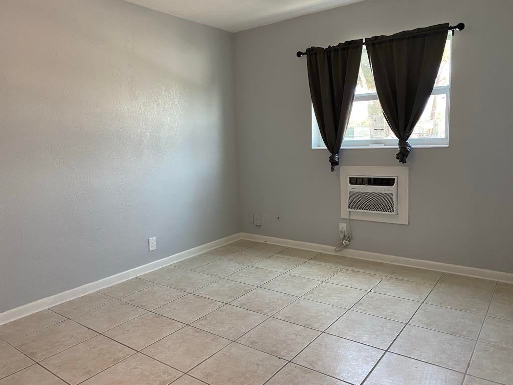 810 Lake Shore Dr - Photo 5 of 20