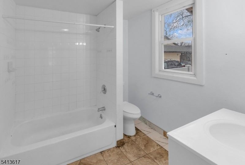 635-637 Madison Ave Unit 1 - Photo 6 of 6